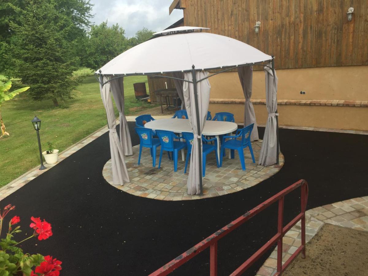 Le Petitepinay Bed and Breakfast Moitron-sur-Sarthe Eksteriør billede