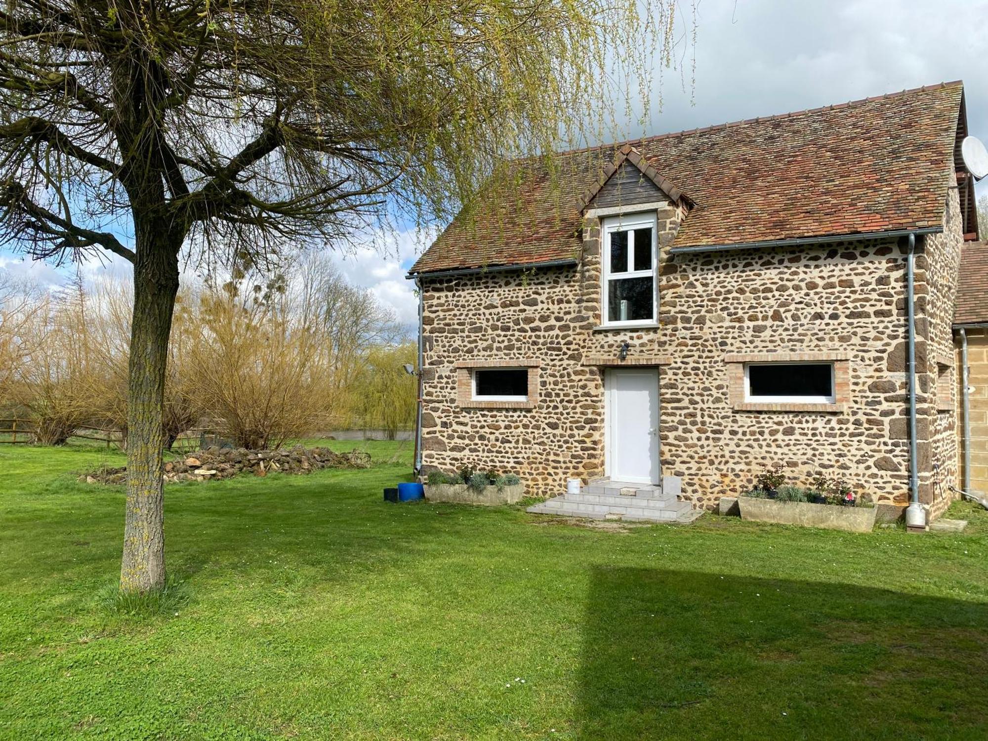 Le Petitepinay Bed and Breakfast Moitron-sur-Sarthe Eksteriør billede