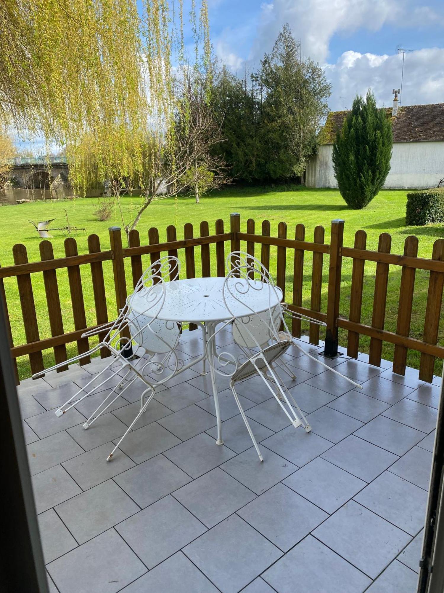 Le Petitepinay Bed and Breakfast Moitron-sur-Sarthe Eksteriør billede