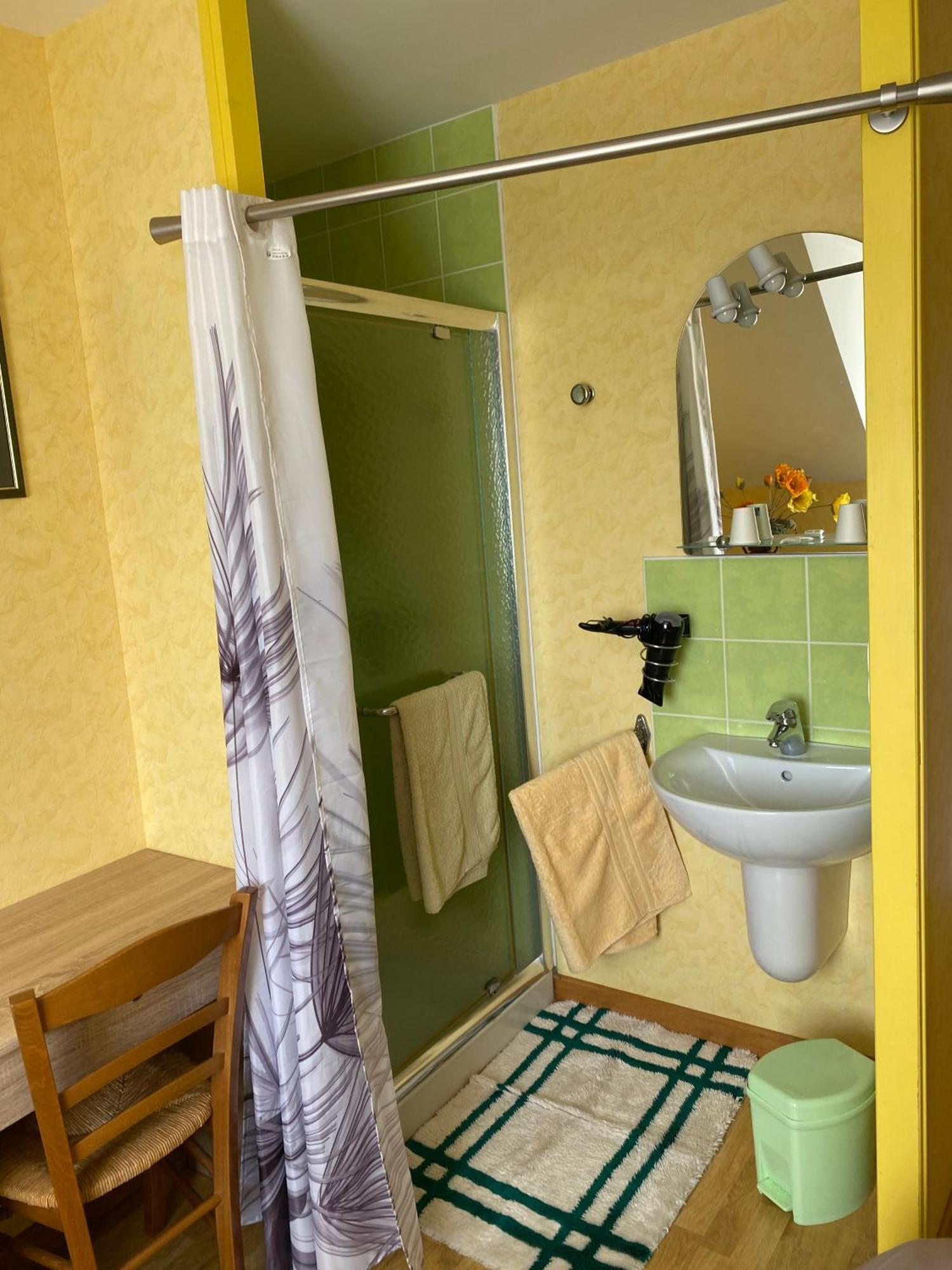 Le Petitepinay Bed and Breakfast Moitron-sur-Sarthe Eksteriør billede