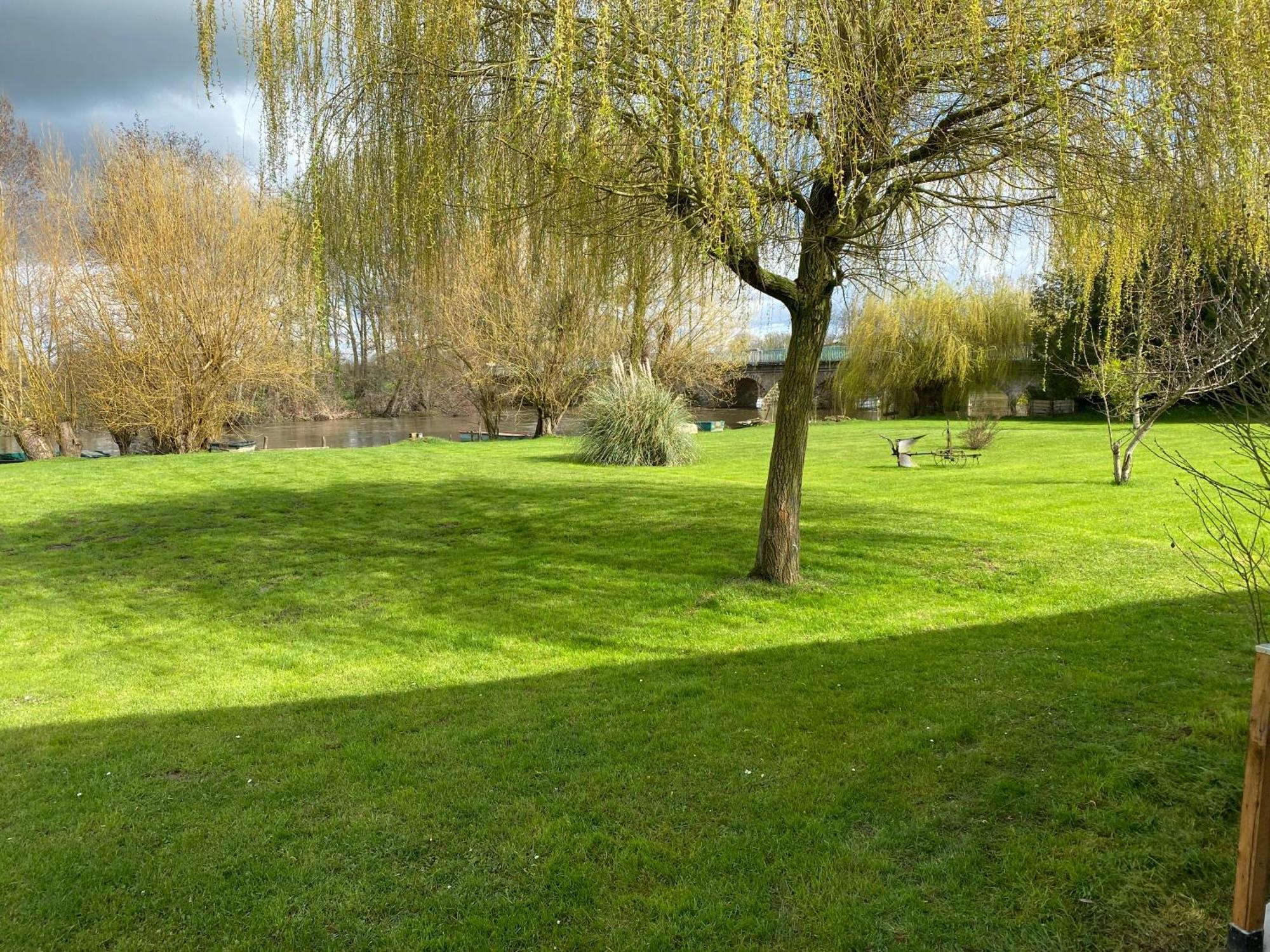 Le Petitepinay Bed and Breakfast Moitron-sur-Sarthe Eksteriør billede