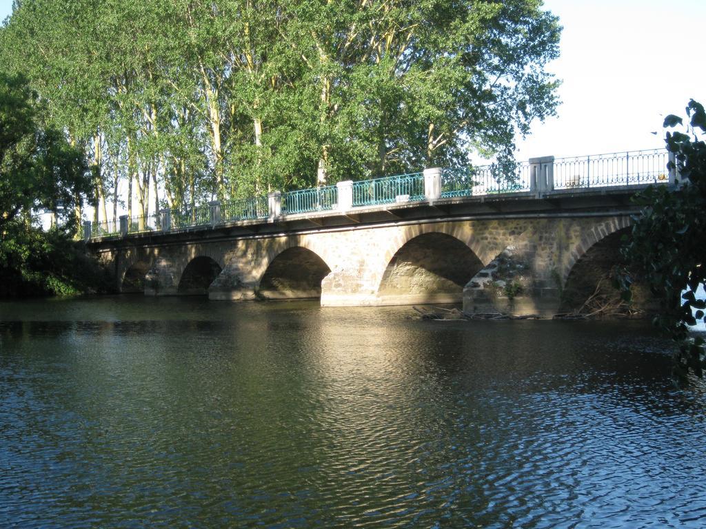 Le Petitepinay Bed and Breakfast Moitron-sur-Sarthe Eksteriør billede